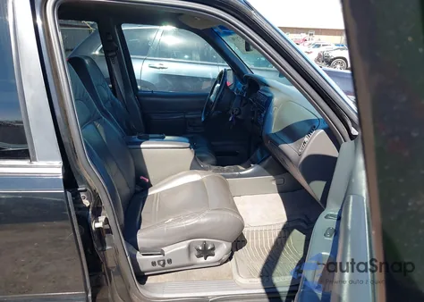 1999 Ford Explorer Eddie Bauer/Limited/Xlt from USA, damaged, VIN 1FMZU34E3XZA00966